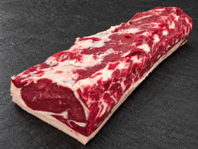 Говяжий стриплойн, целый отруб, охлаждённый, в вакуумной упаковке